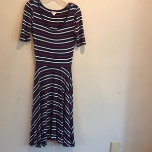 LulaRoe Nicole dress Size small. Red, white and blue.